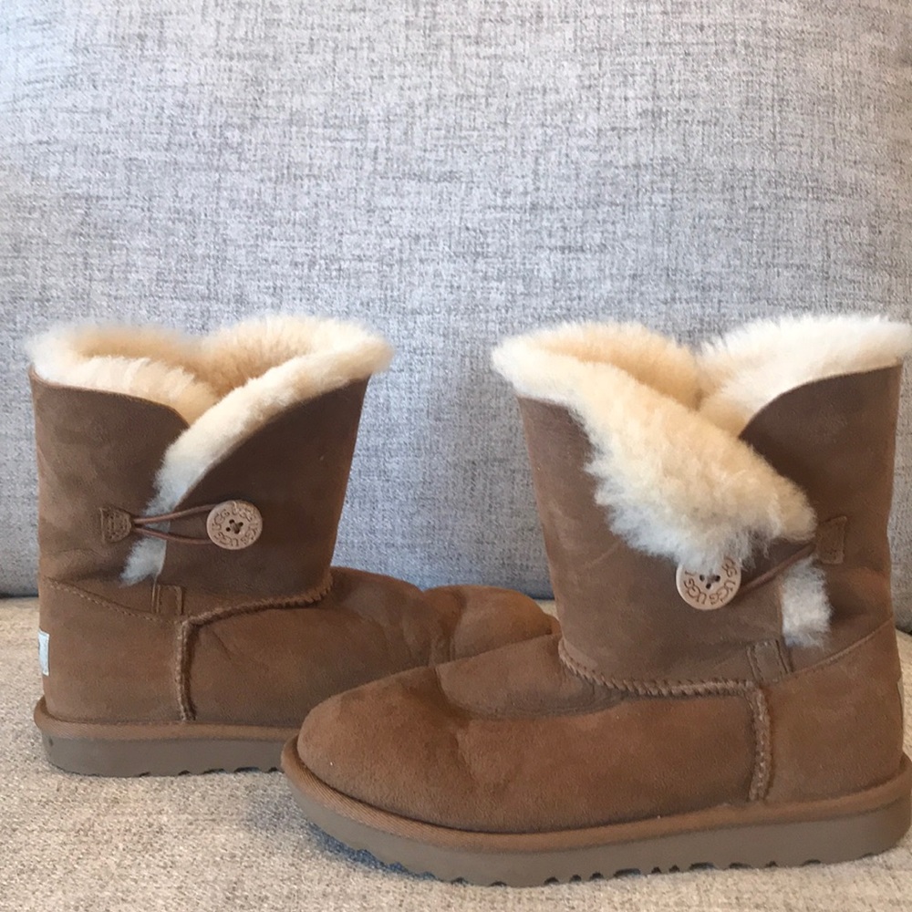 UGGS